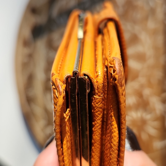 Louis Vuitton Epi Leather Compact Kisslock Wallet in Orange / Tangerine Color - Picture 15 of 17